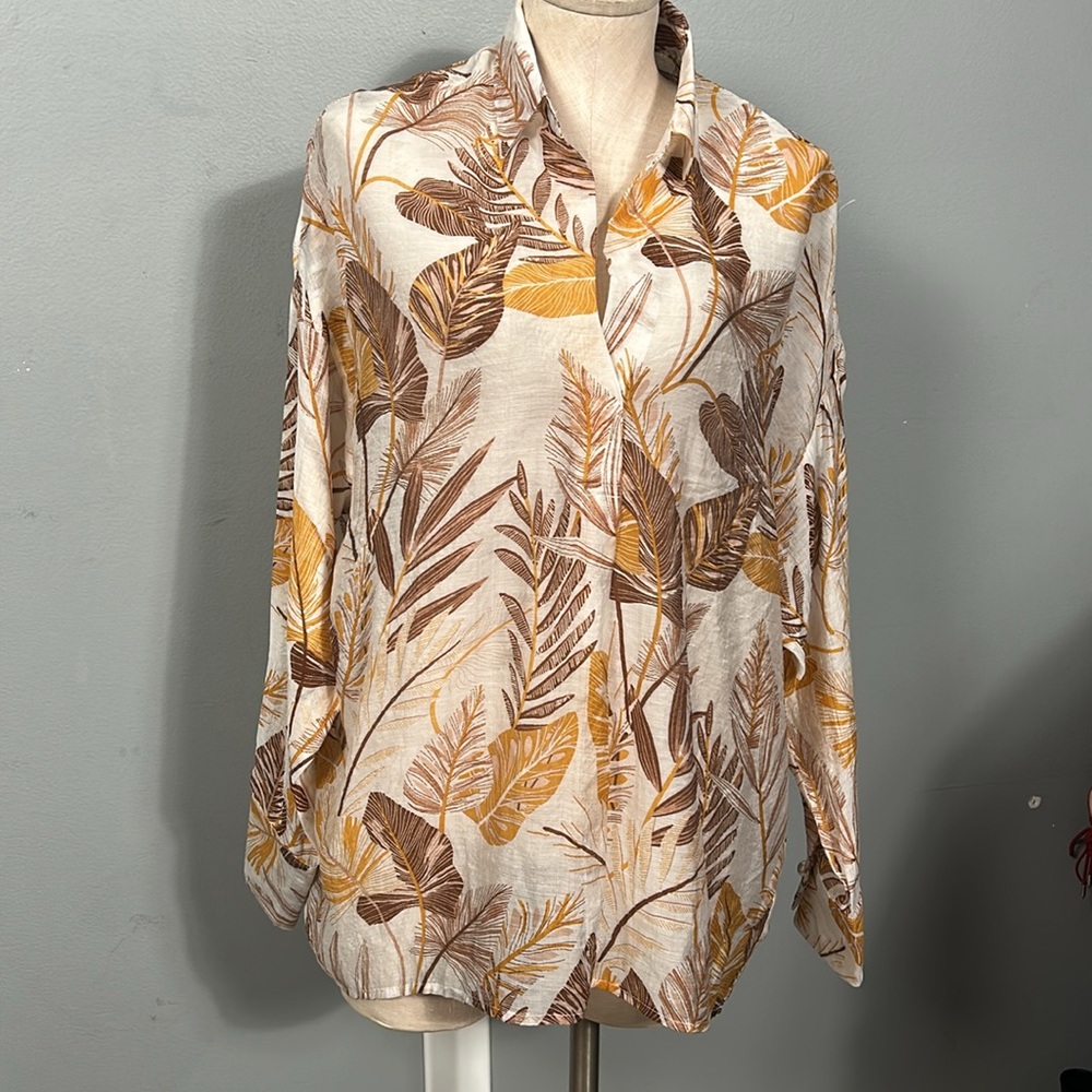 Women’s Lara floral semi- sheer blouse size M cream brown and white relaxed fit